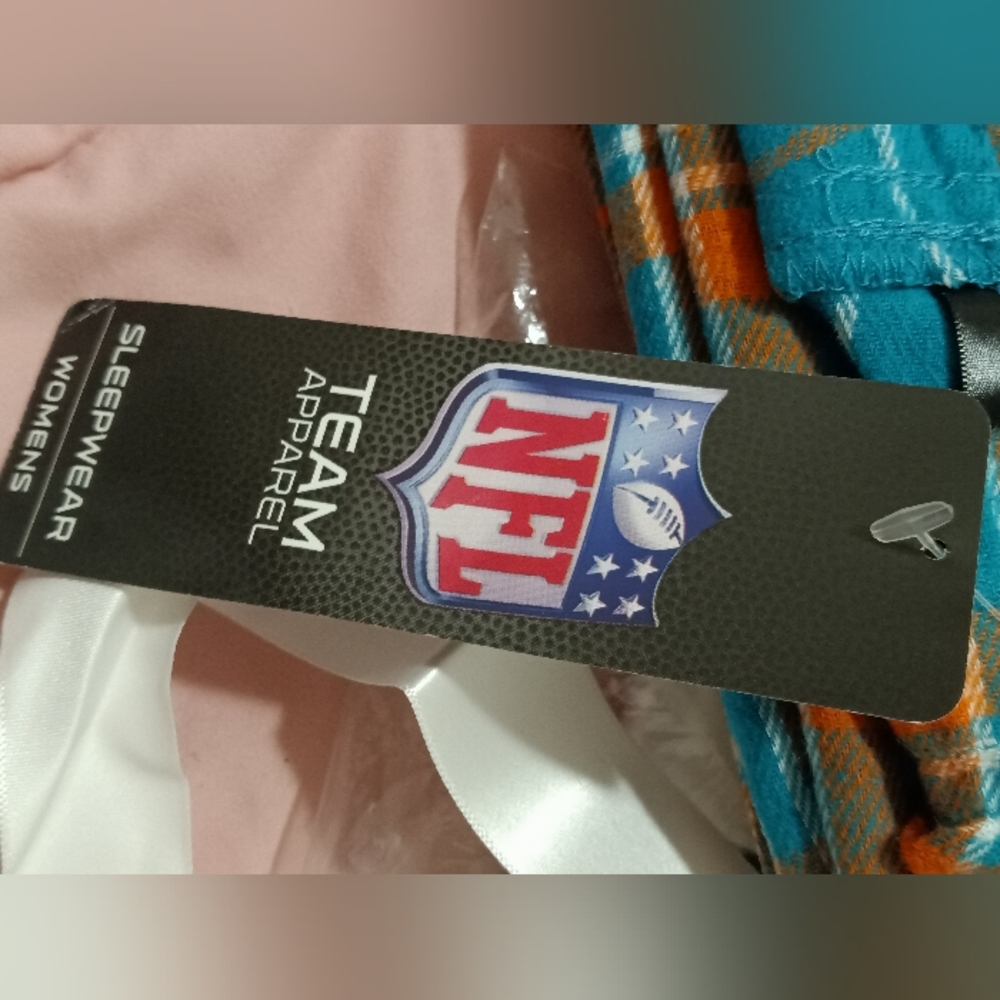 NFL Women's Dolphins Flannel PJ Set Size XL - Picture 3 of 7